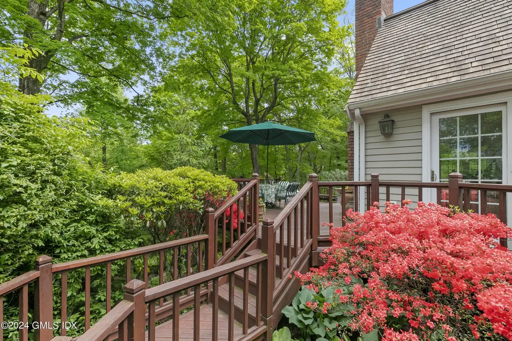 50 N Old Stone Bridge Road Cos Cob CT 06807