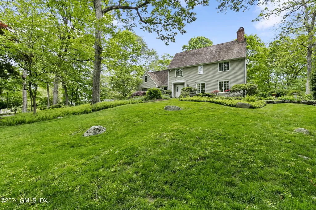 50 N Old Stone Bridge Road Cos Cob CT 06807