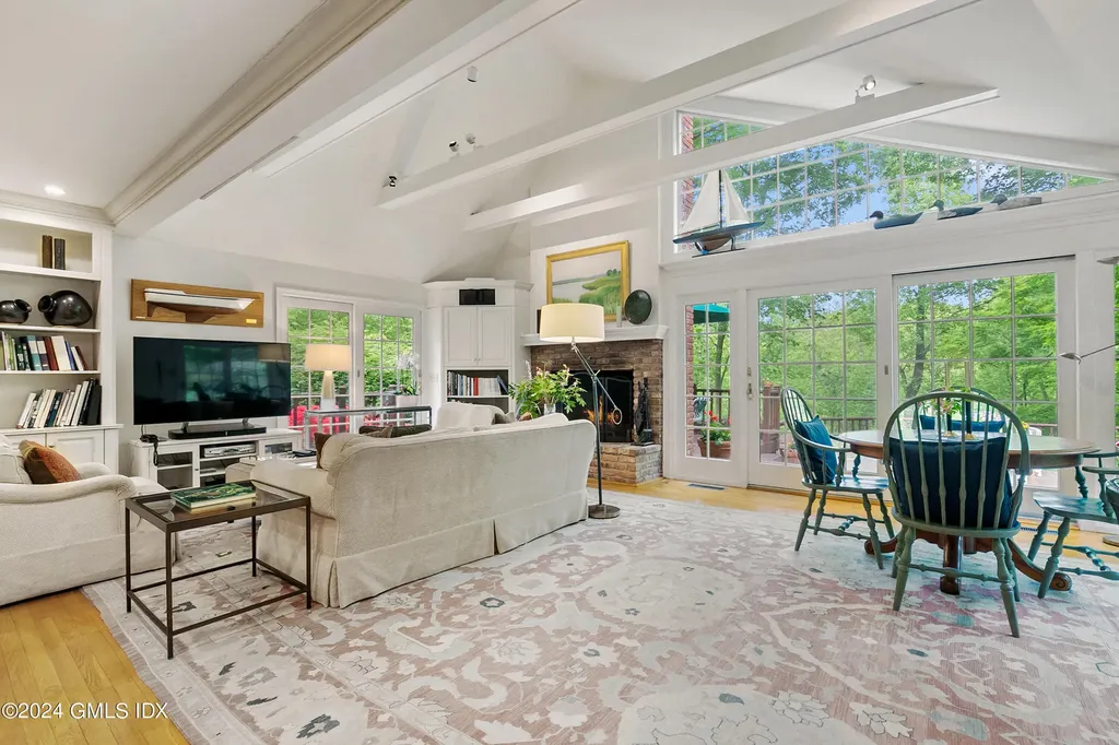 50 N Old Stone Bridge Road Cos Cob CT 06807