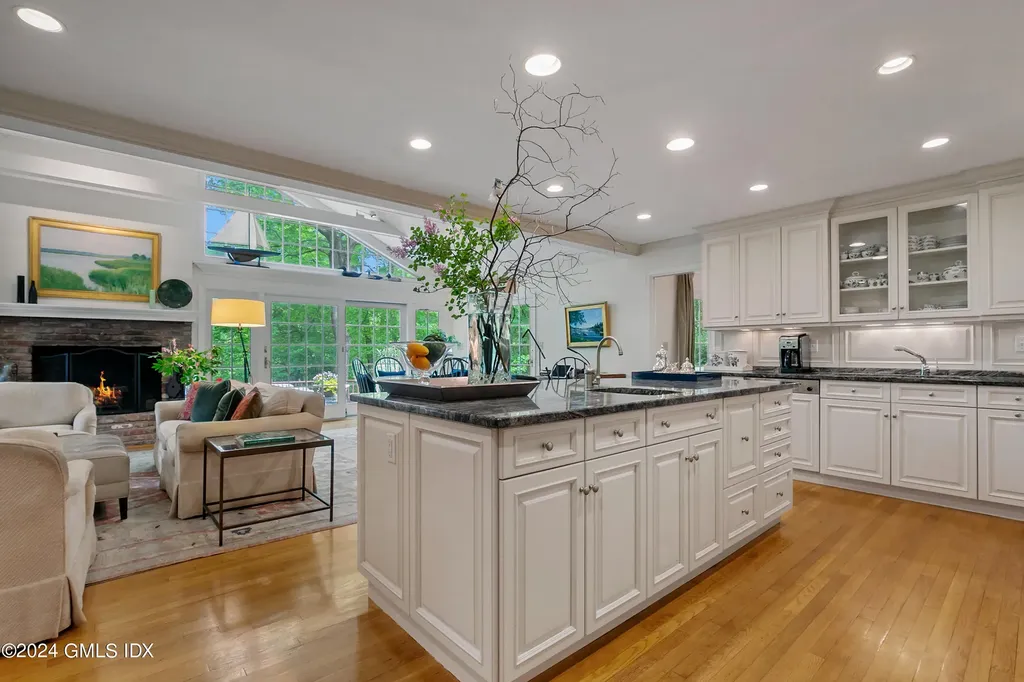 50 N Old Stone Bridge Road Cos Cob CT 06807