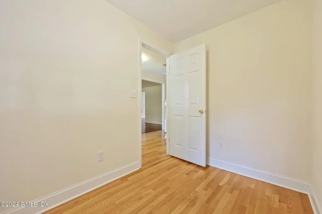 31 Revere Road Riverside CT 06878