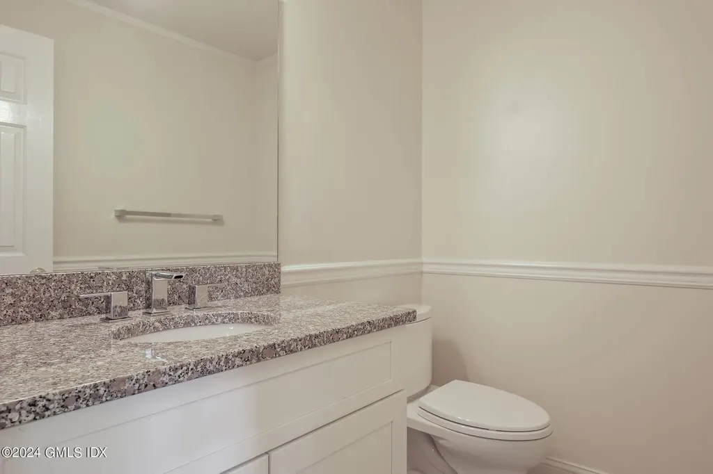 31 Revere Road Riverside CT 06878