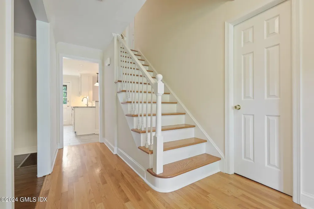 31 Revere Road Riverside CT 06878