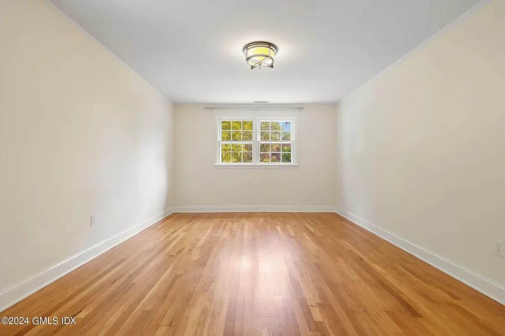 31 Revere Road Riverside CT 06878