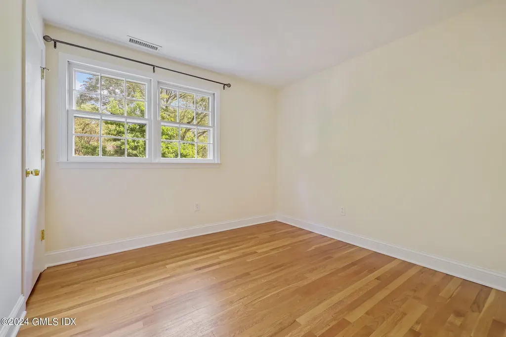 31 Revere Road Riverside CT 06878