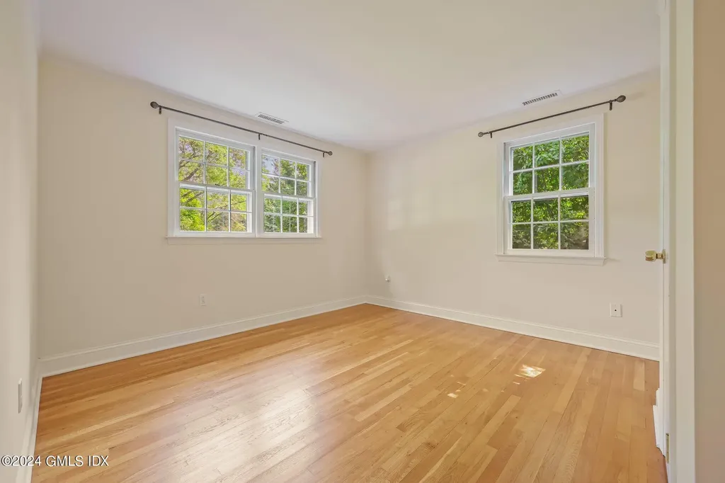 31 Revere Road Riverside CT 06878