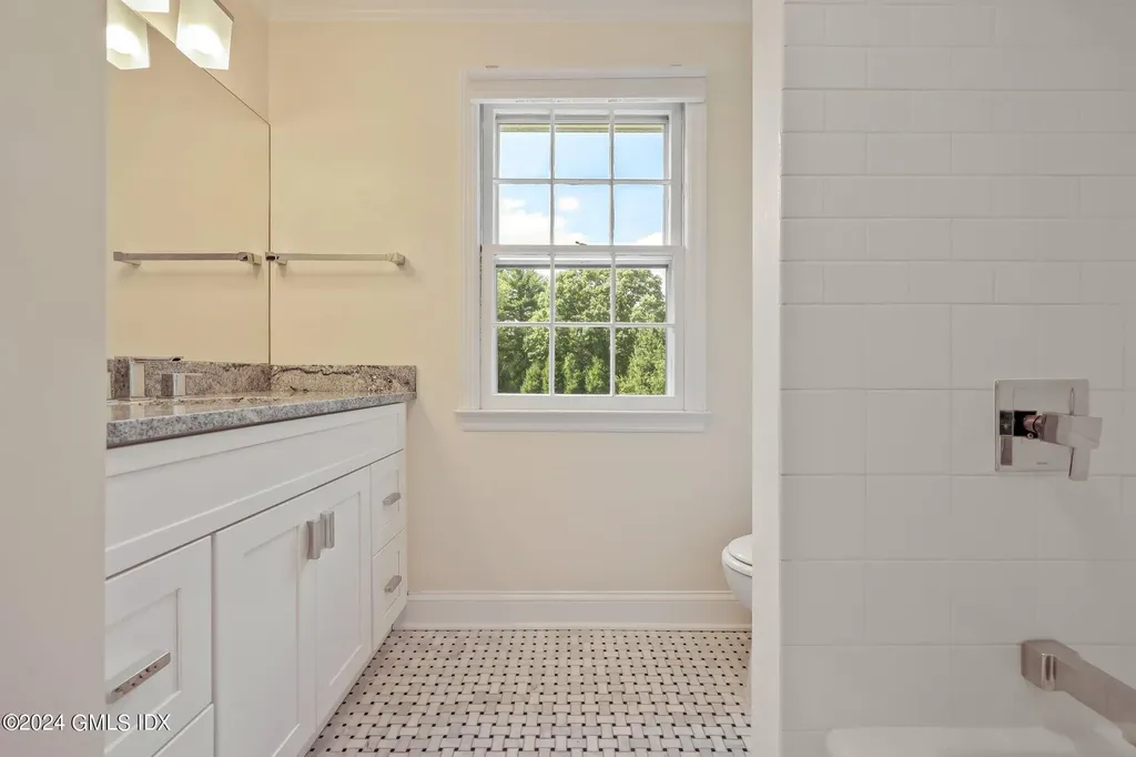 31 Revere Road Riverside CT 06878