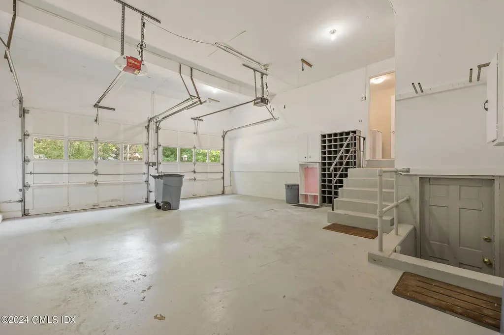 31 Revere Road Riverside CT 06878