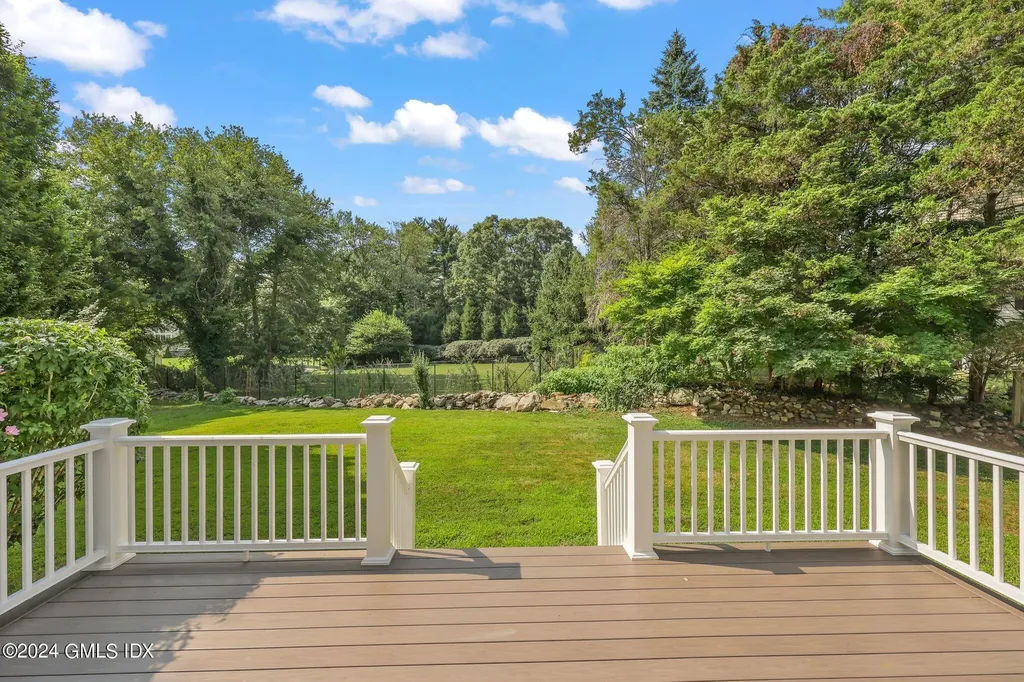 31 Revere Road Riverside CT 06878