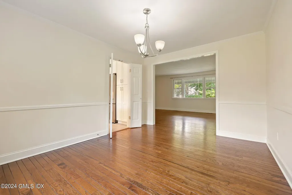 31 Revere Road Riverside CT 06878