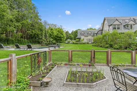 21 Kenilworth Terrace Greenwich CT 06830