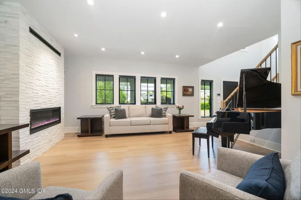 15 Watchtower Lane Old Greenwich CT 06870