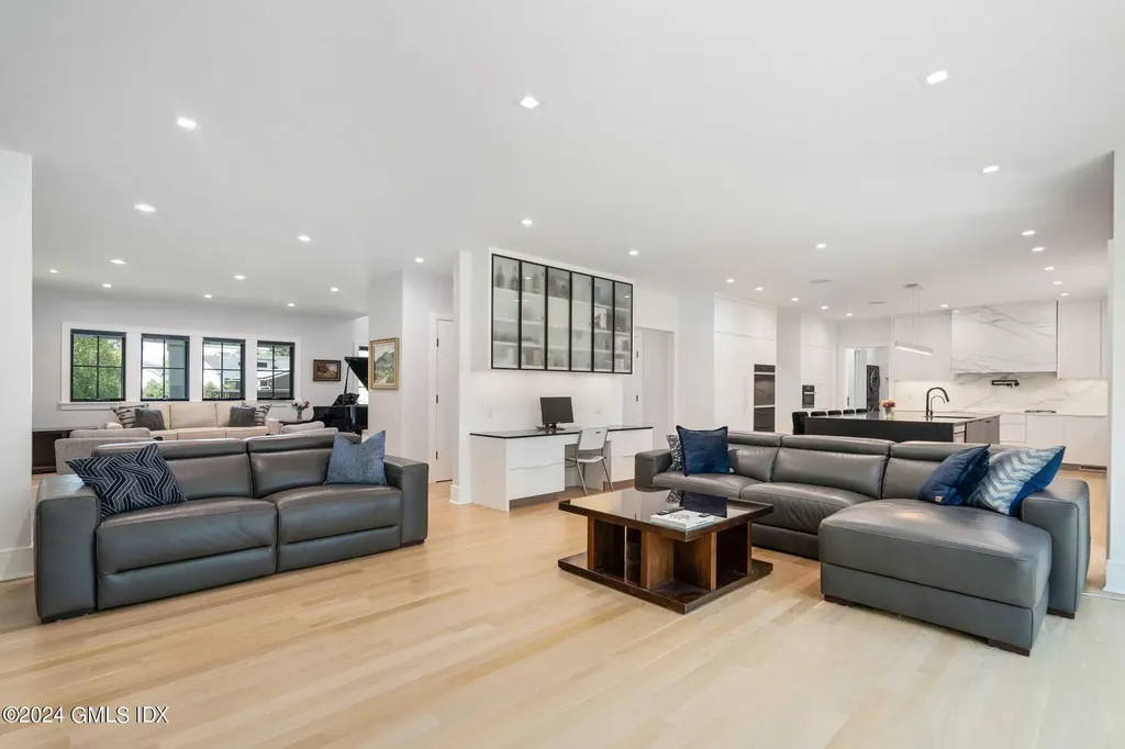 15 Watchtower Lane Old Greenwich CT 06870