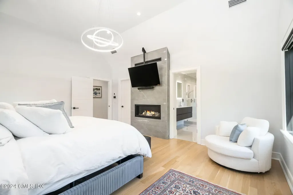 15 Watchtower Lane Old Greenwich CT 06870