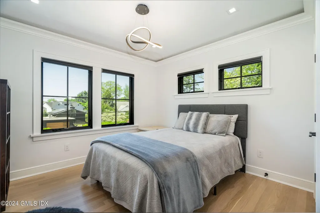 15 Watchtower Lane Old Greenwich CT 06870