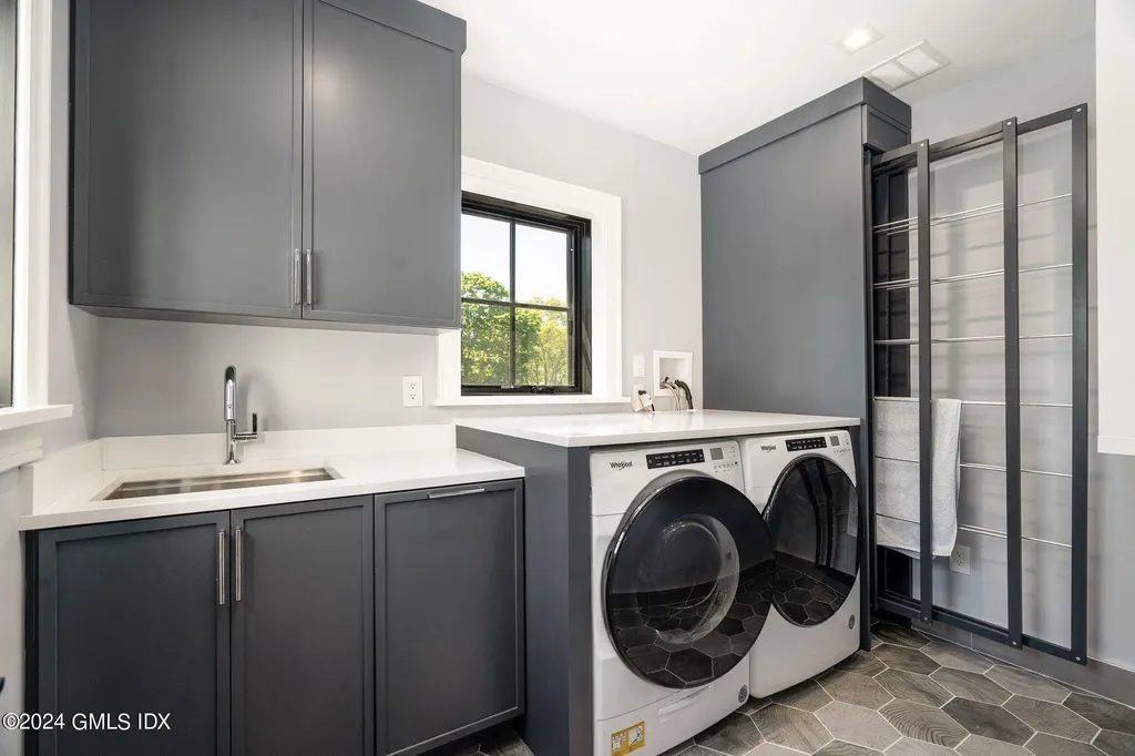 15 Watchtower Lane Old Greenwich CT 06870