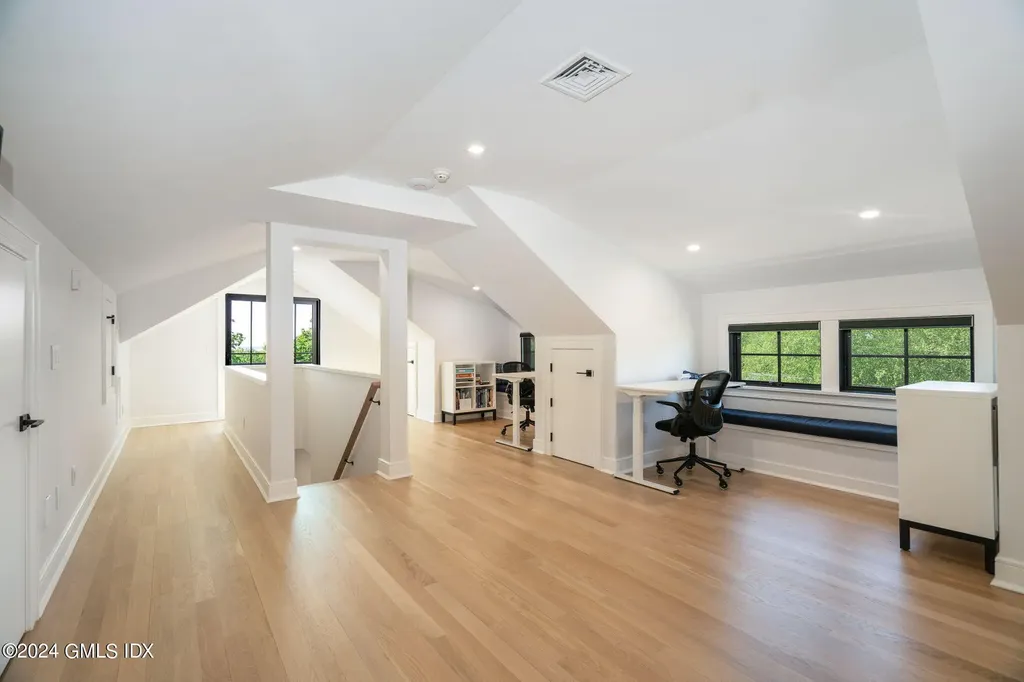 15 Watchtower Lane Old Greenwich CT 06870