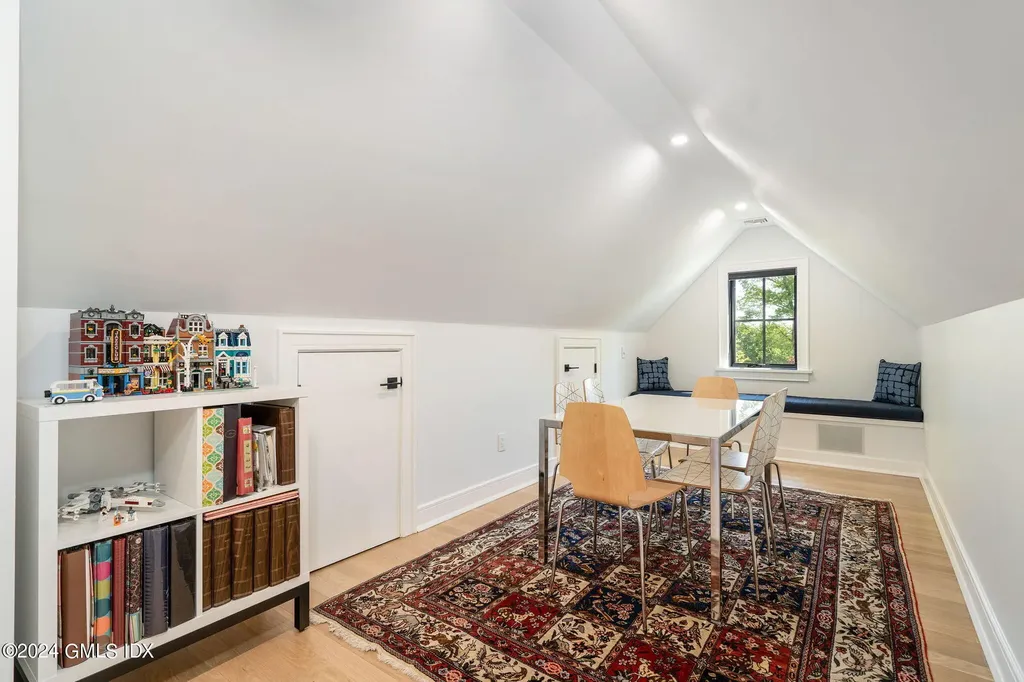15 Watchtower Lane Old Greenwich CT 06870