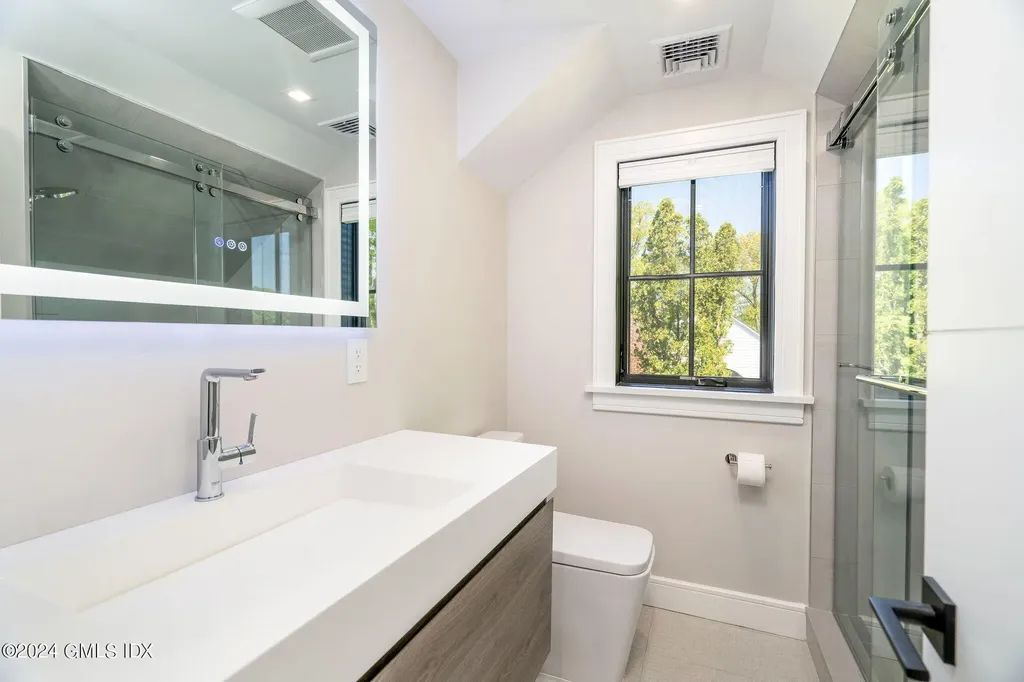 15 Watchtower Lane Old Greenwich CT 06870