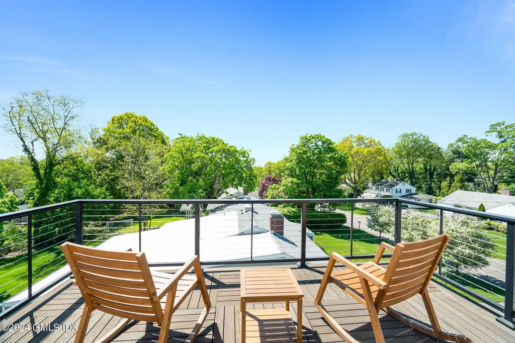 15 Watchtower Lane Old Greenwich CT 06870