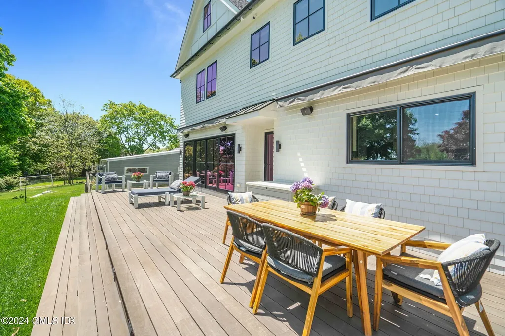 15 Watchtower Lane Old Greenwich CT 06870
