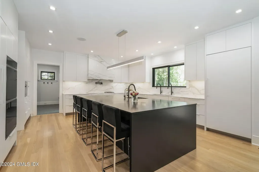 15 Watchtower Lane Old Greenwich CT 06870
