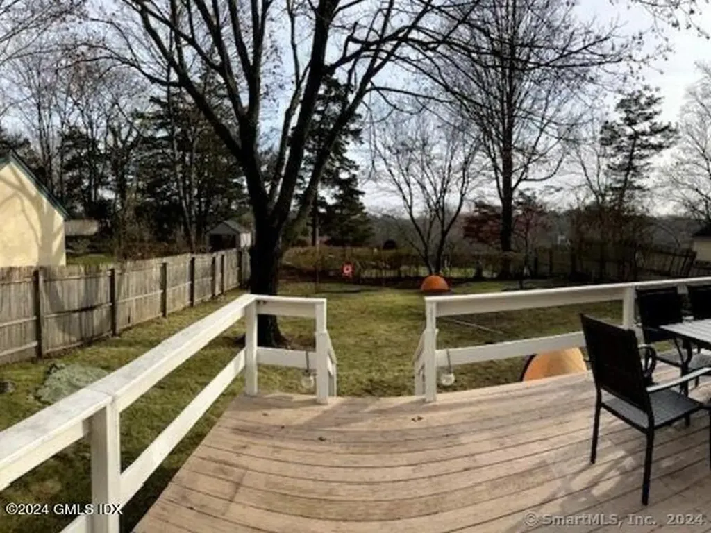 21 Richmond Drive Old Greenwich CT 06870