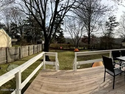 21 Richmond Drive Old Greenwich CT 06870