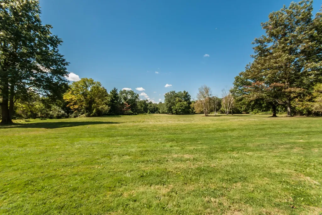 188 Round Hill Road Greenwich CT 06831
