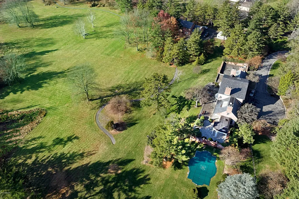 188 Round Hill Road Greenwich CT 06831