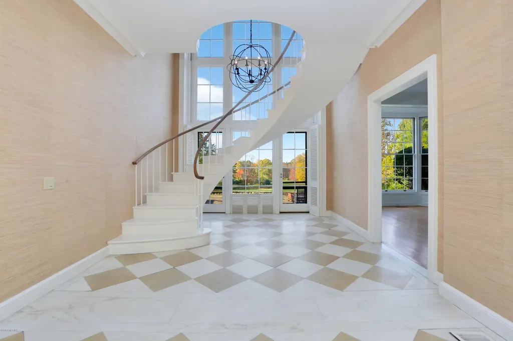 188 Round Hill Road Greenwich CT 06831