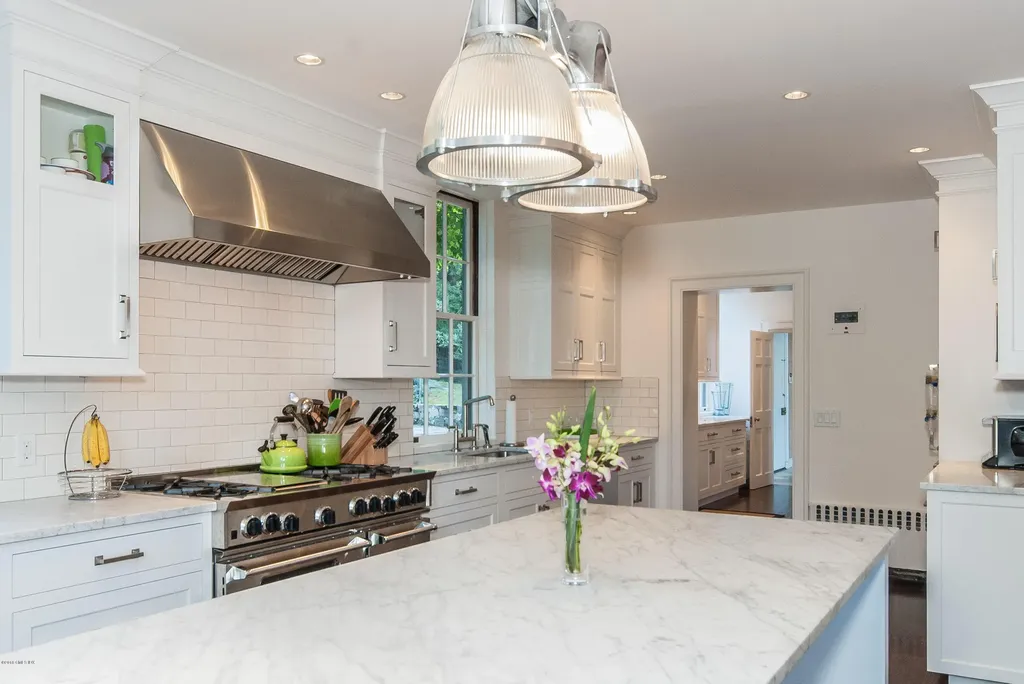 188 Round Hill Road Greenwich CT 06831