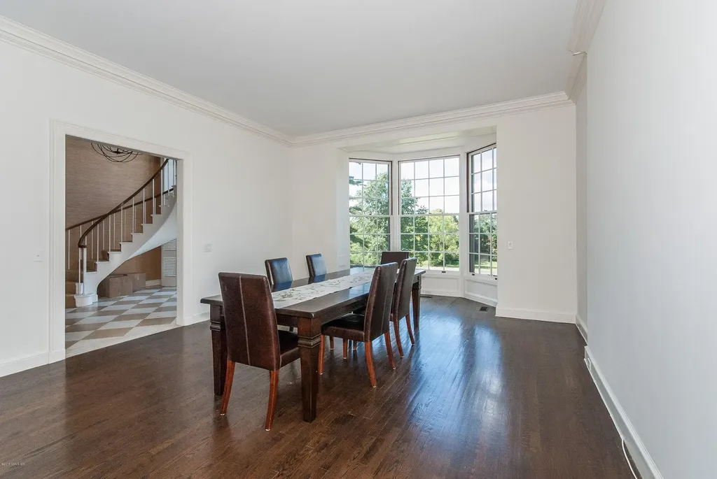 188 Round Hill Road Greenwich CT 06831