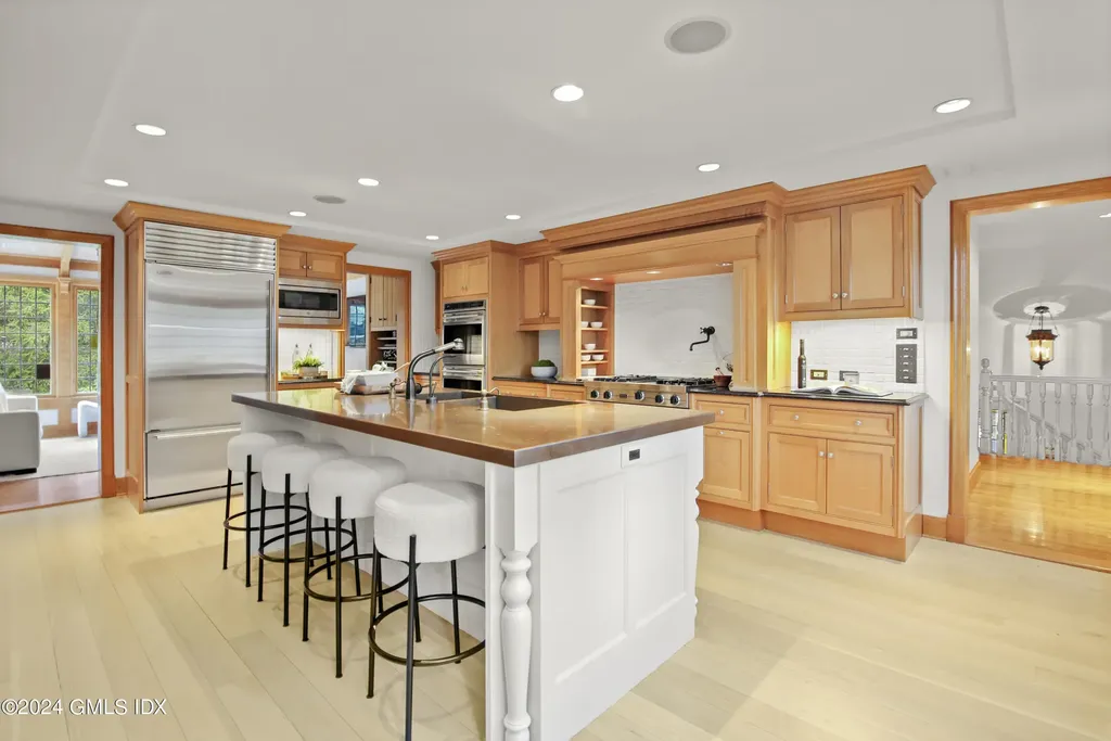 528 Field Point Road Greenwich CT 06830