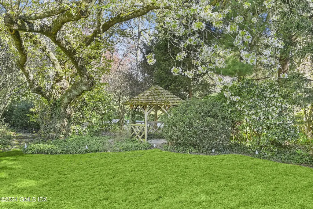 528 Field Point Road Greenwich CT 06830