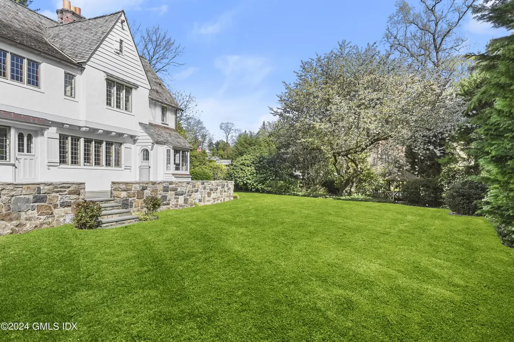 528 Field Point Road Greenwich CT 06830