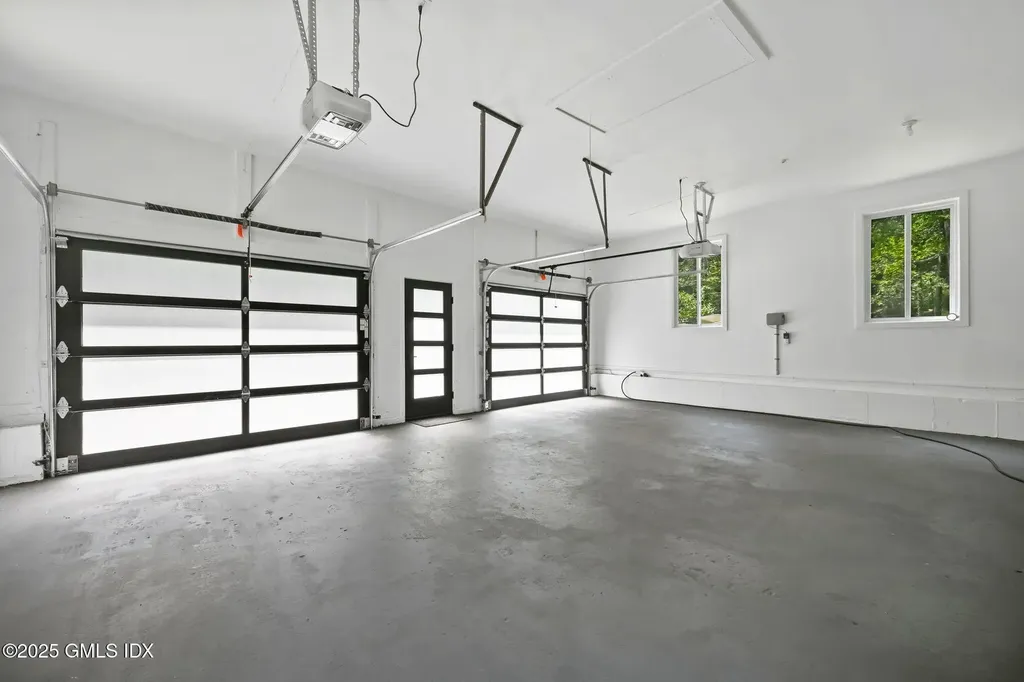 31 Riverfield Drive Weston CT 06883