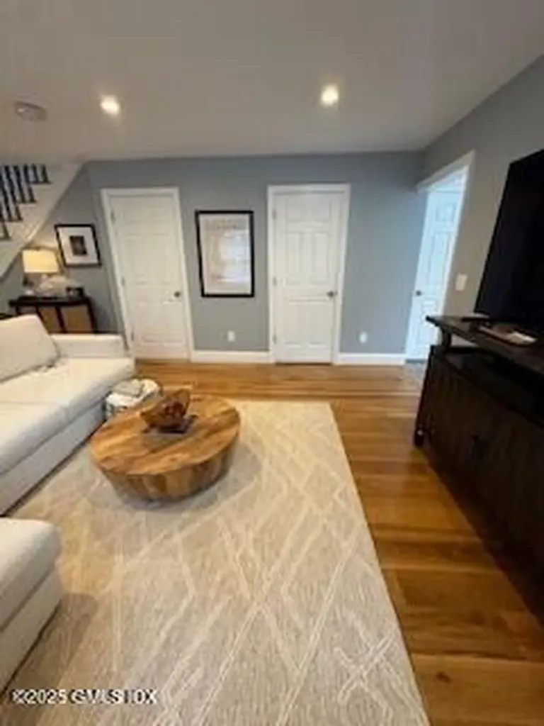 41 Sherwood Place Greenwich CT 06830