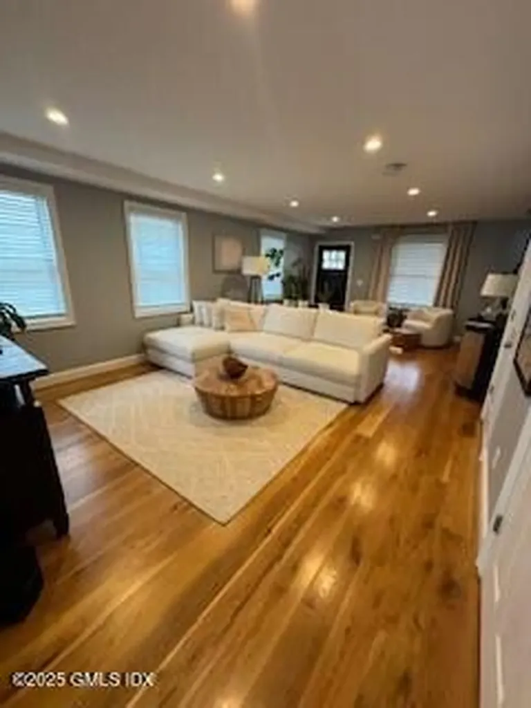 41 Sherwood Place Greenwich CT 06830