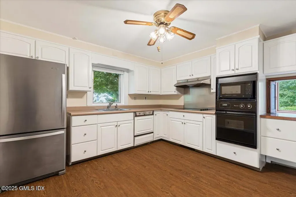 16 Willard Terrace Stamford CT 06903