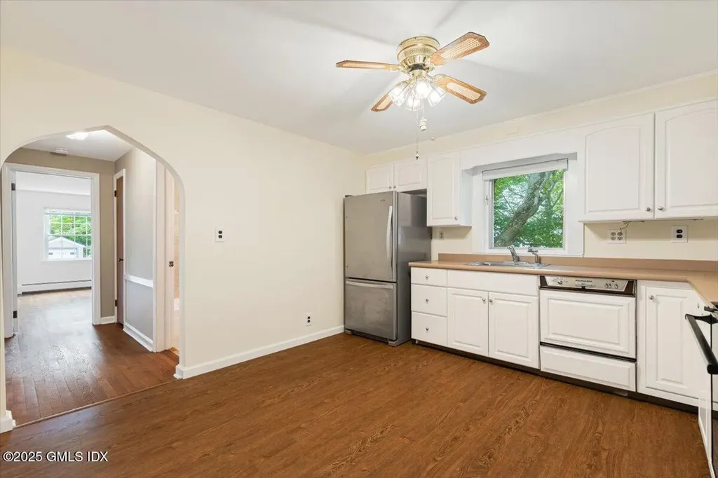 16 Willard Terrace Stamford CT 06903
