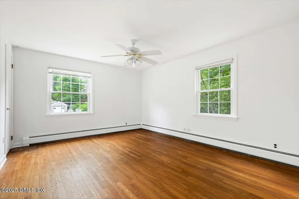 16 Willard Terrace Stamford CT 06903