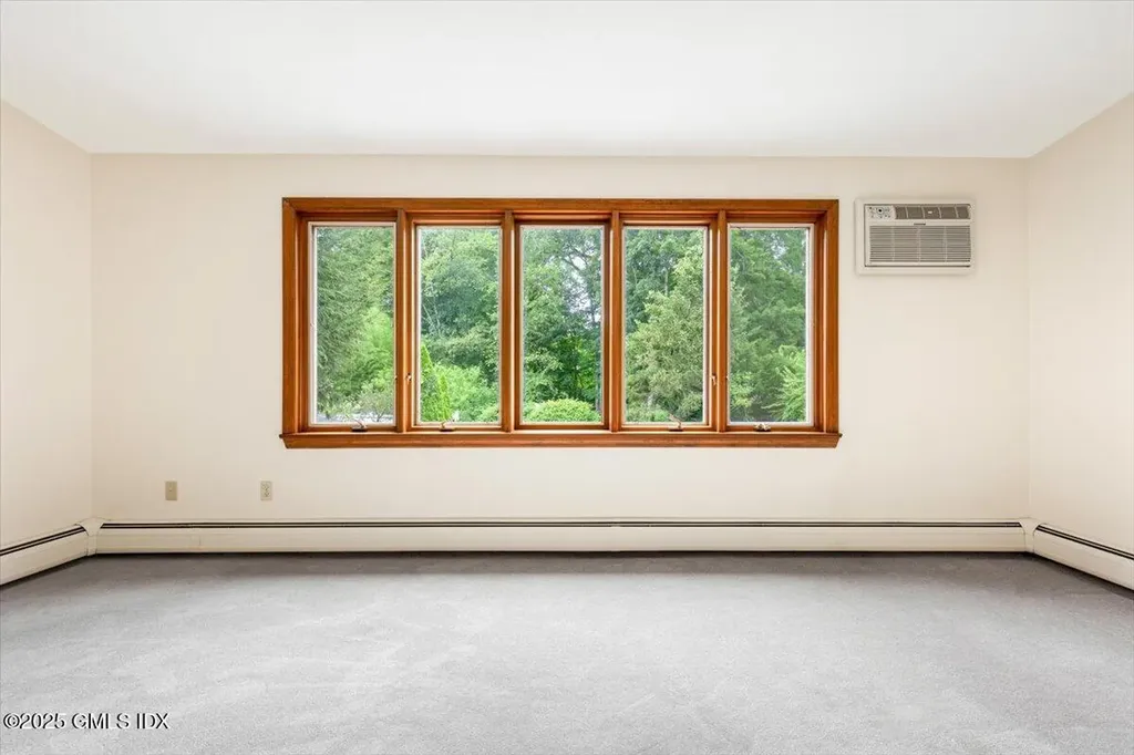 16 Willard Terrace Stamford CT 06903