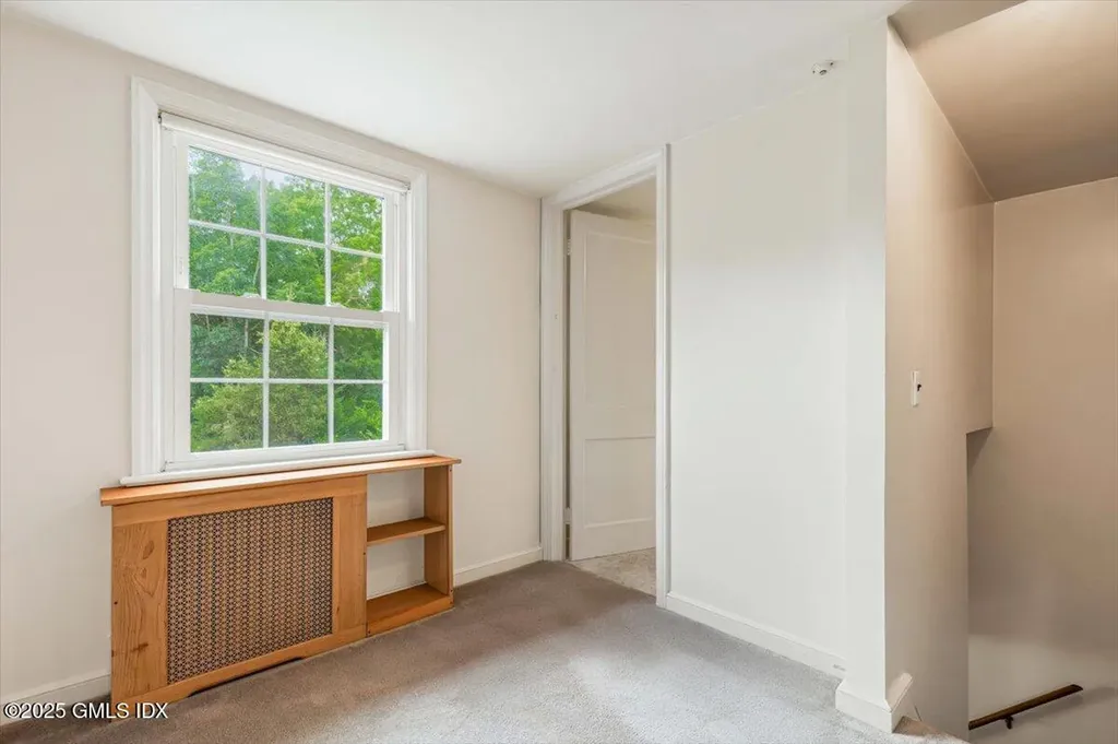 16 Willard Terrace Stamford CT 06903
