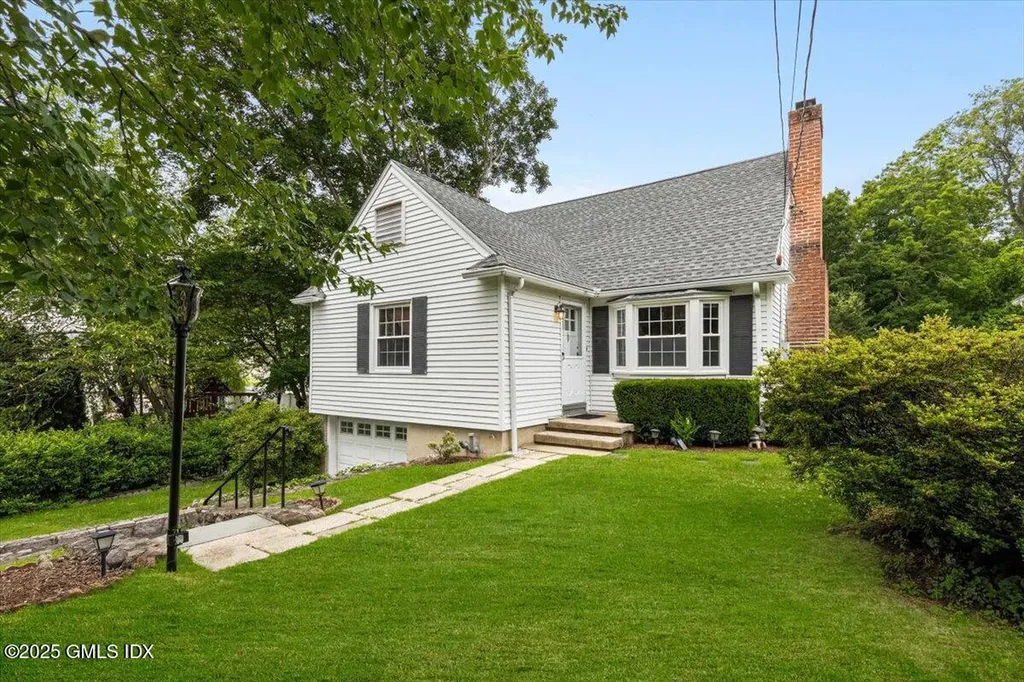 16 Willard Terrace Stamford CT 06903