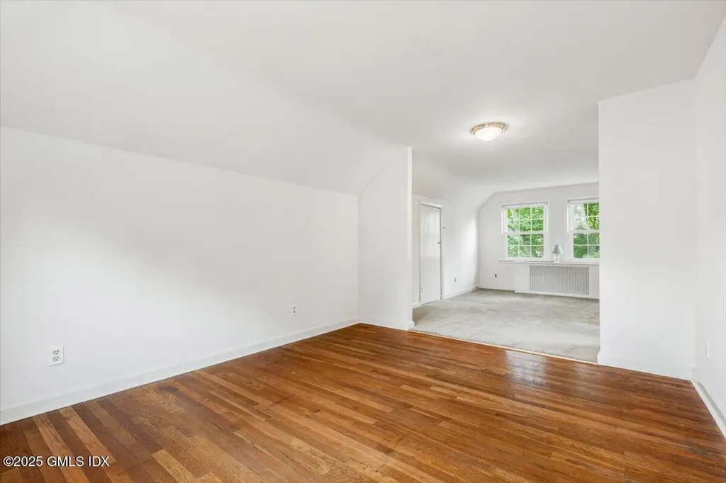 16 Willard Terrace Stamford CT 06903