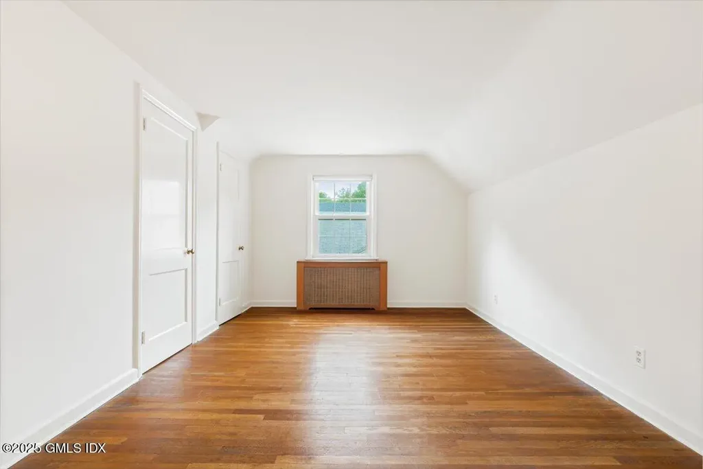 16 Willard Terrace Stamford CT 06903