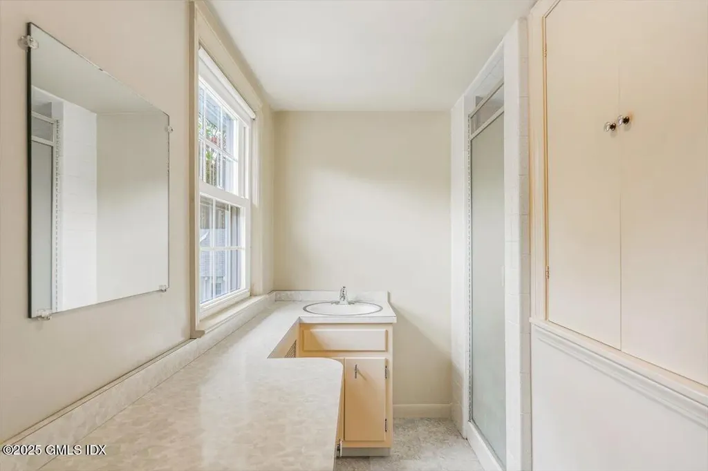 16 Willard Terrace Stamford CT 06903