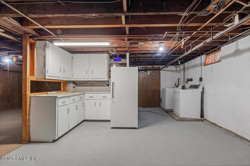 16 Willard Terrace Stamford CT 06903