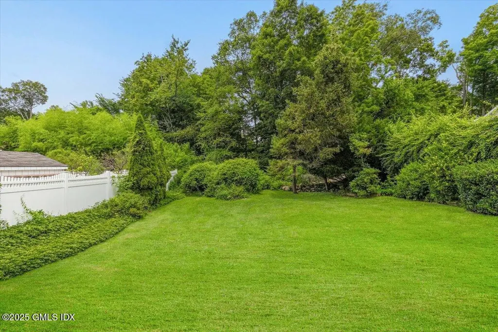 16 Willard Terrace Stamford CT 06903